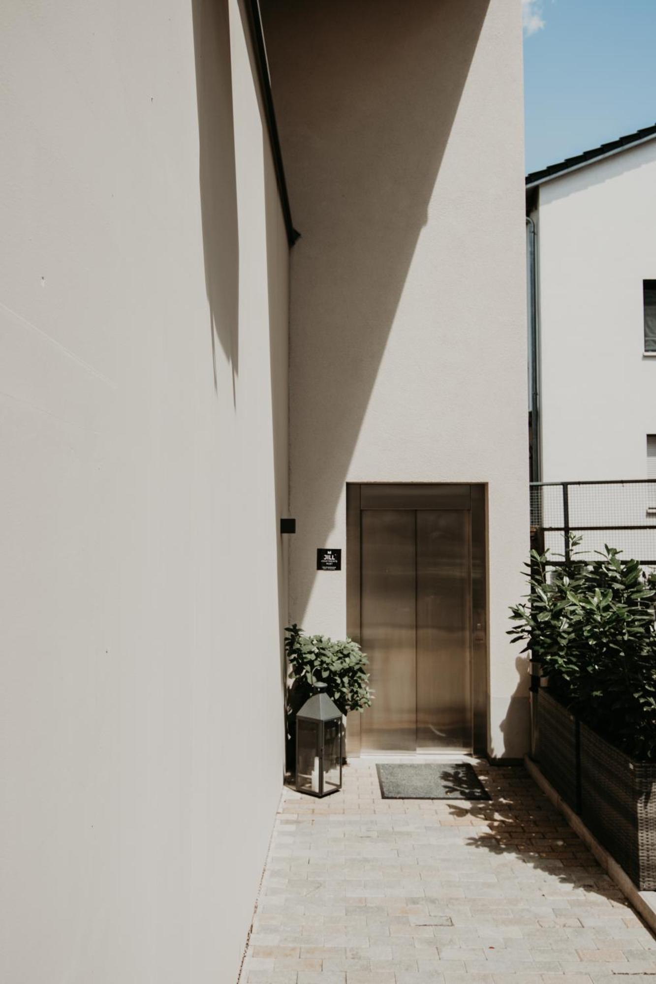 Jill Apartment *